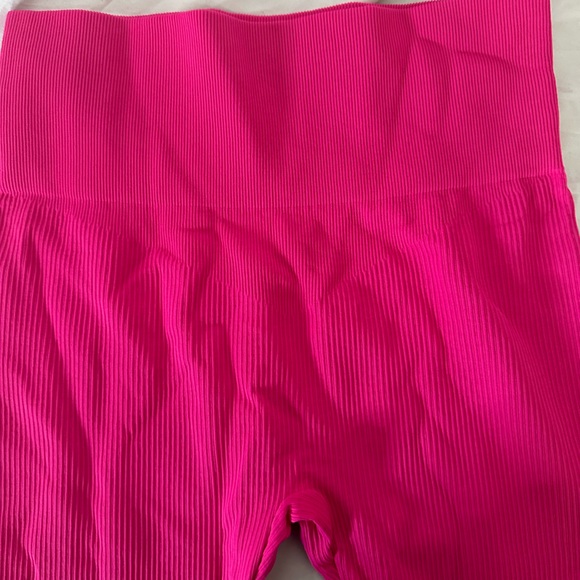 Ribbed wide leg pink yoga pants - Picture 2 of 3